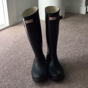7M Hunter Rain boots with Hunter socks